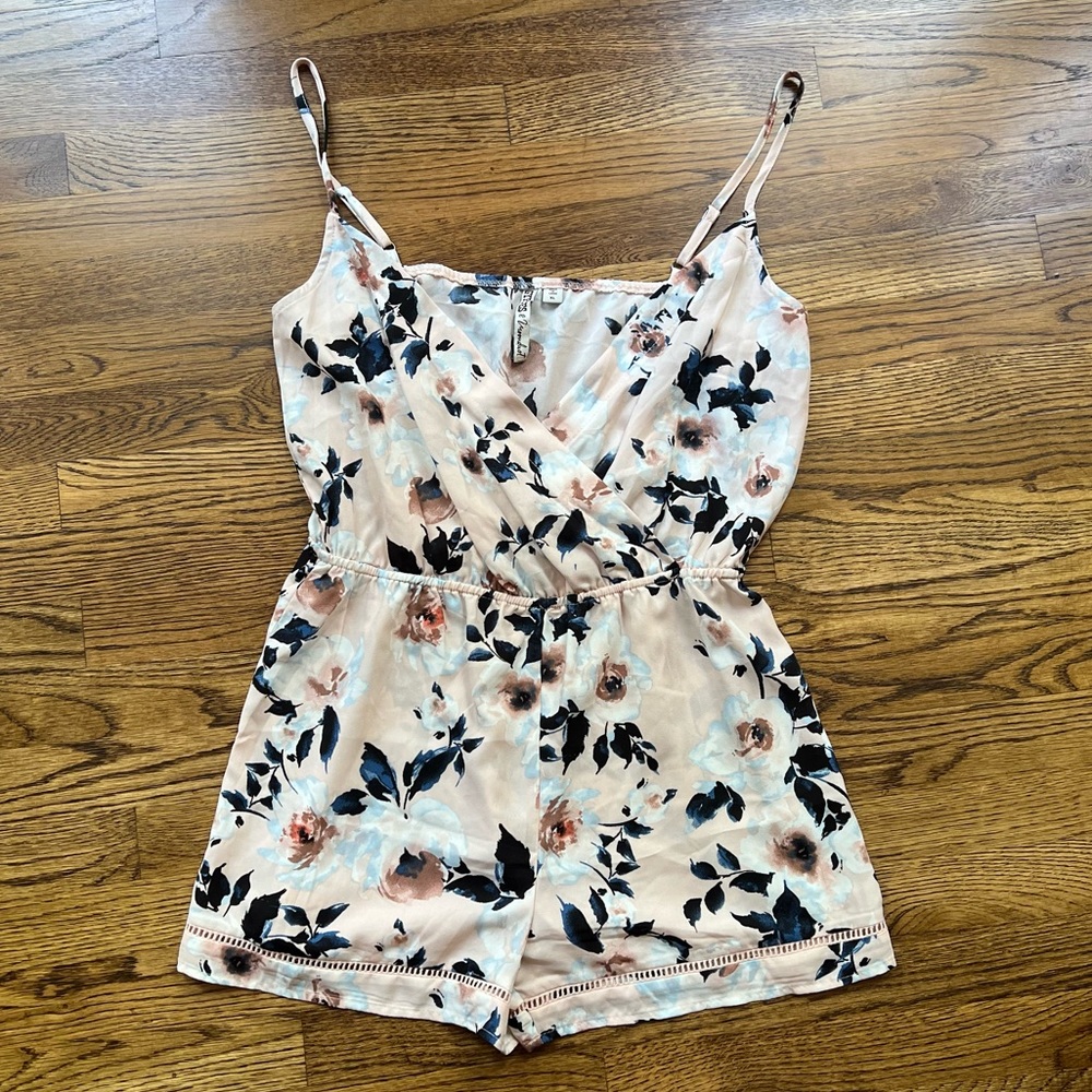 Gypsies & Moondust floral romper - Picture 2 of 11